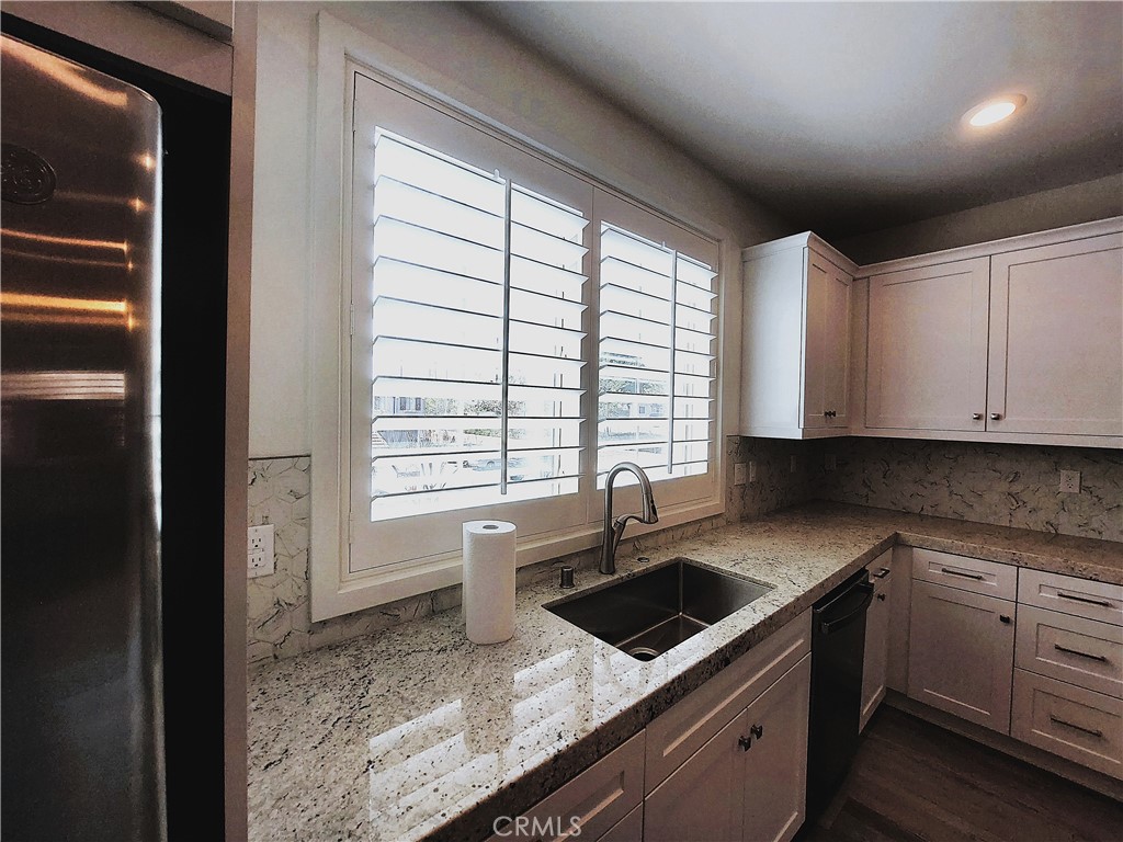 18289 Iris Lane