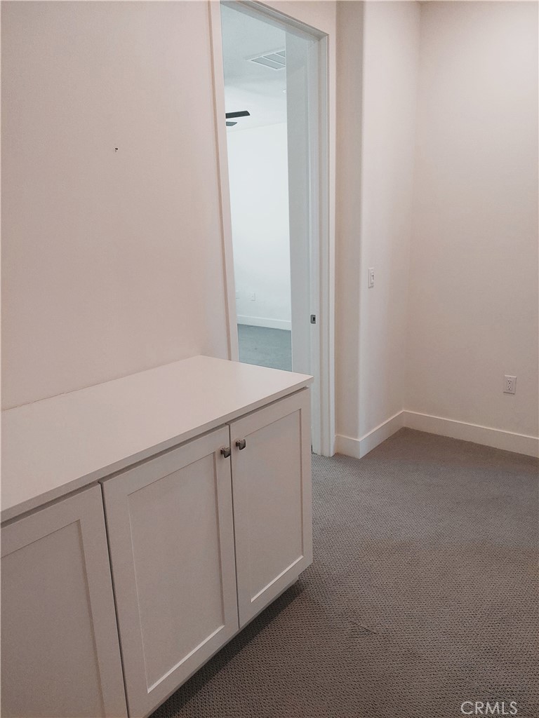 18289 Iris Lane