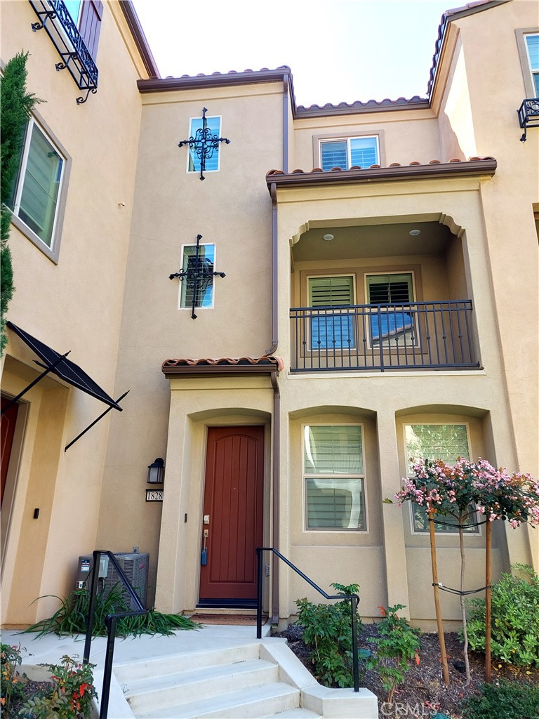 18289 Iris Lane