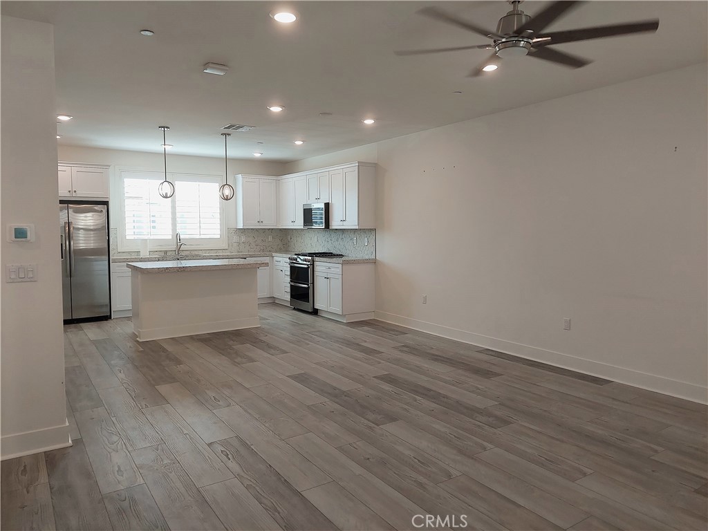 18289 Iris Lane