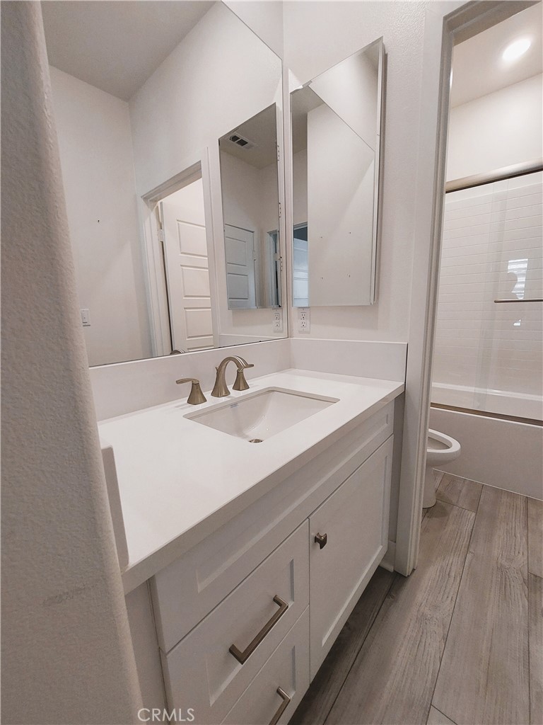 18289 Iris Lane