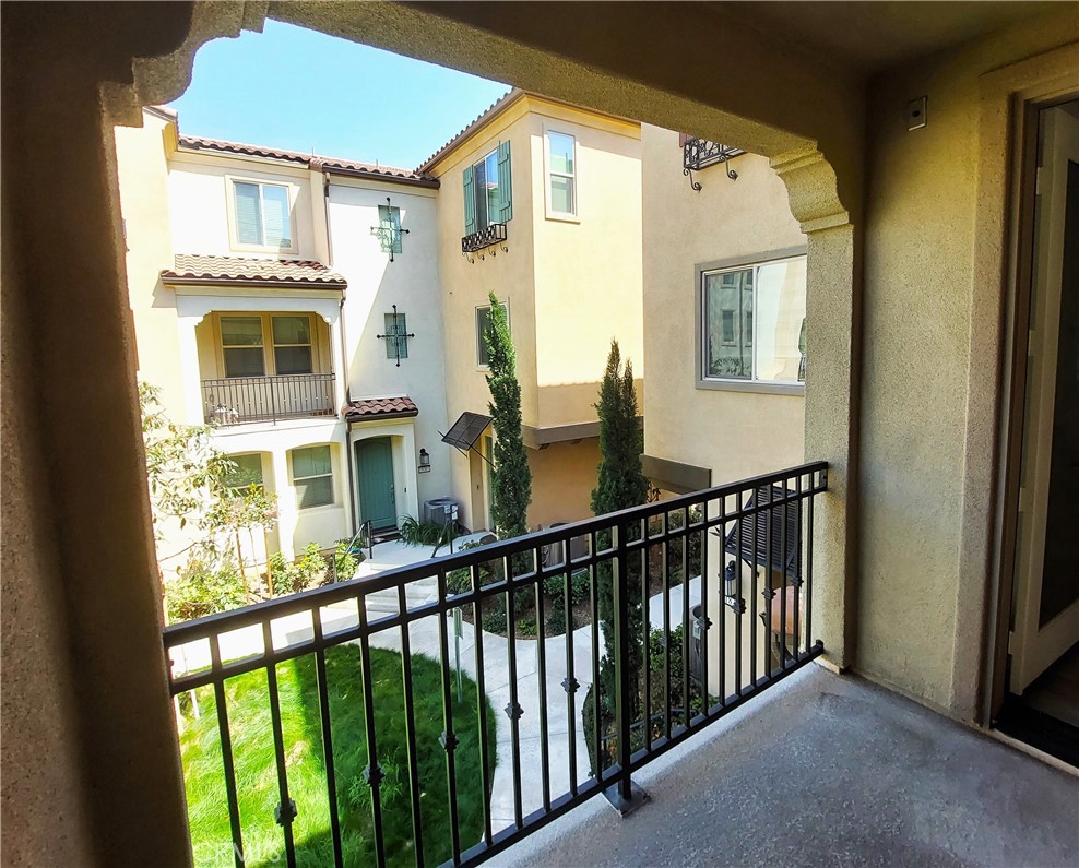 18289 Iris Lane