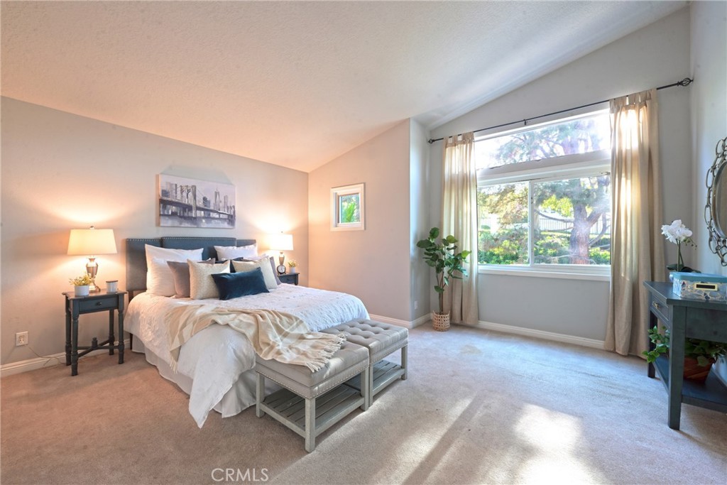 927 S Lone Pine