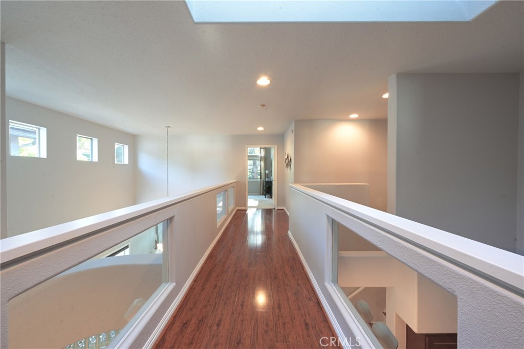 927 S Lone Pine