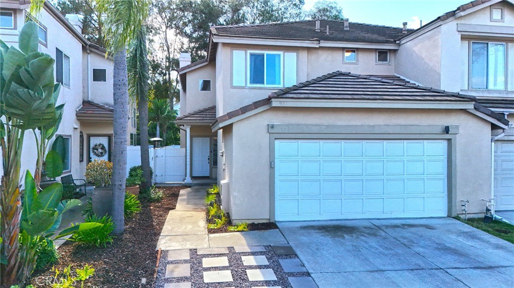 927 S Lone Pine