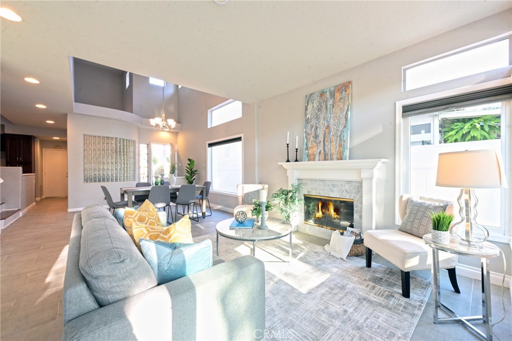 927 S Lone Pine