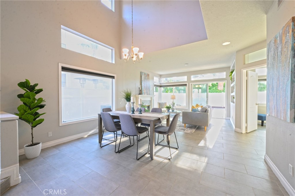 927 S Lone Pine