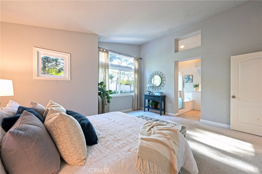 927 S Lone Pine