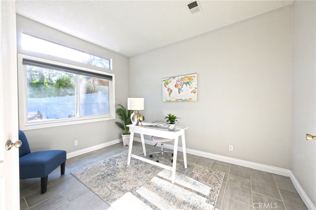 927 S Lone Pine