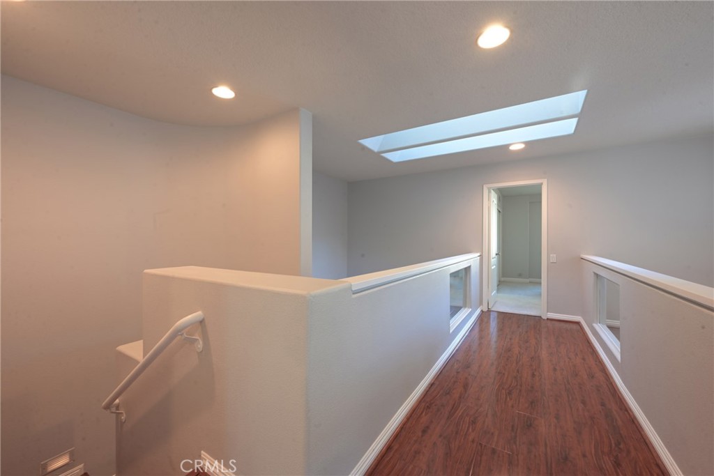 927 S Lone Pine