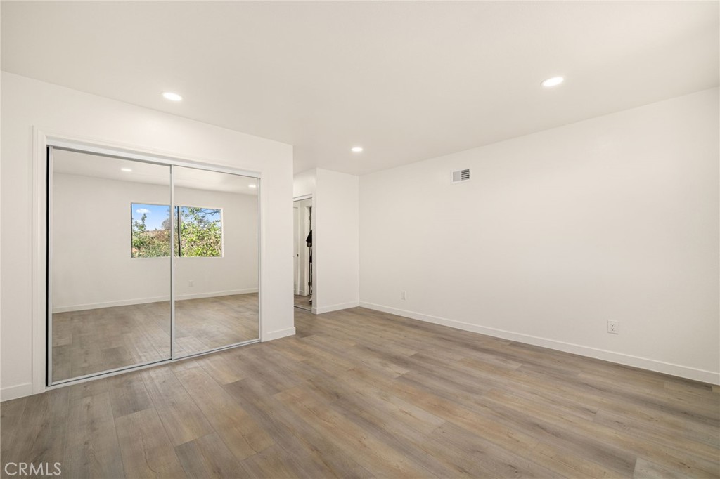 3874 Ravenswood