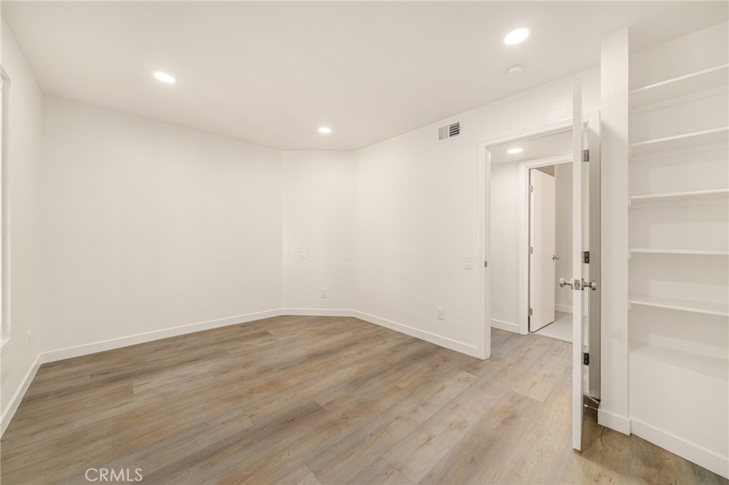 3874 Ravenswood