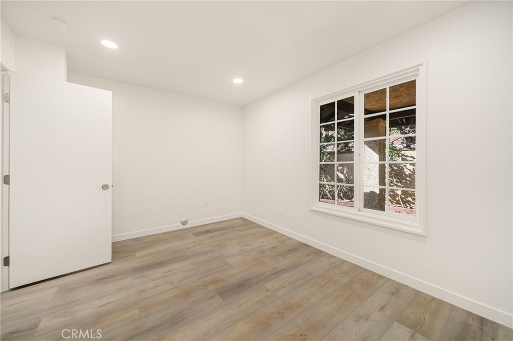 3874 Ravenswood