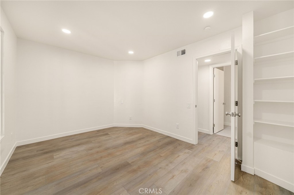 3874 Ravenswood