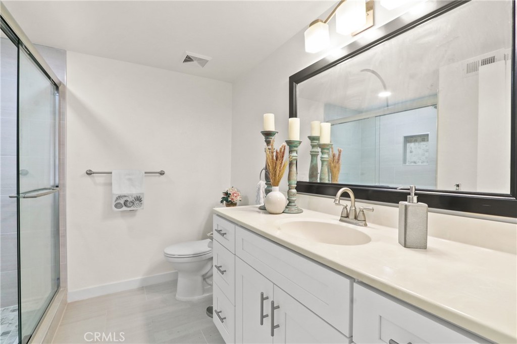 3874 Ravenswood