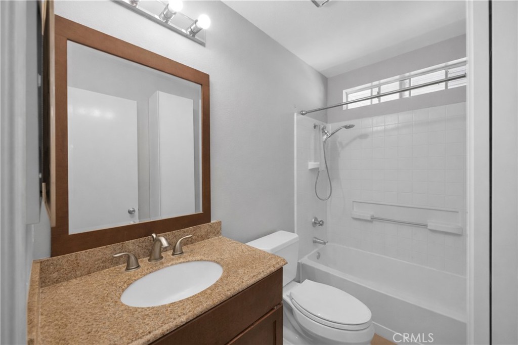 111 S Lakeview 111D