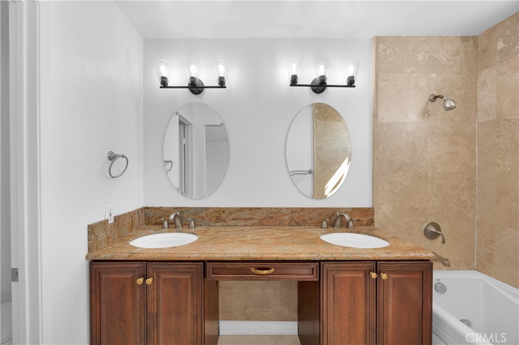 1614 E Sedona