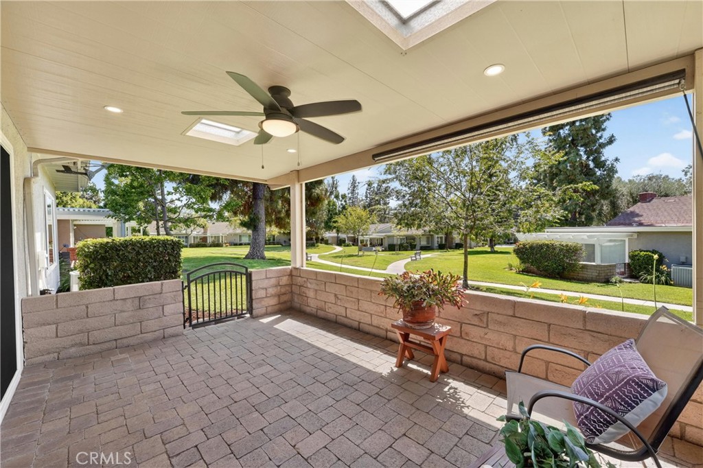 1213 Woodside
