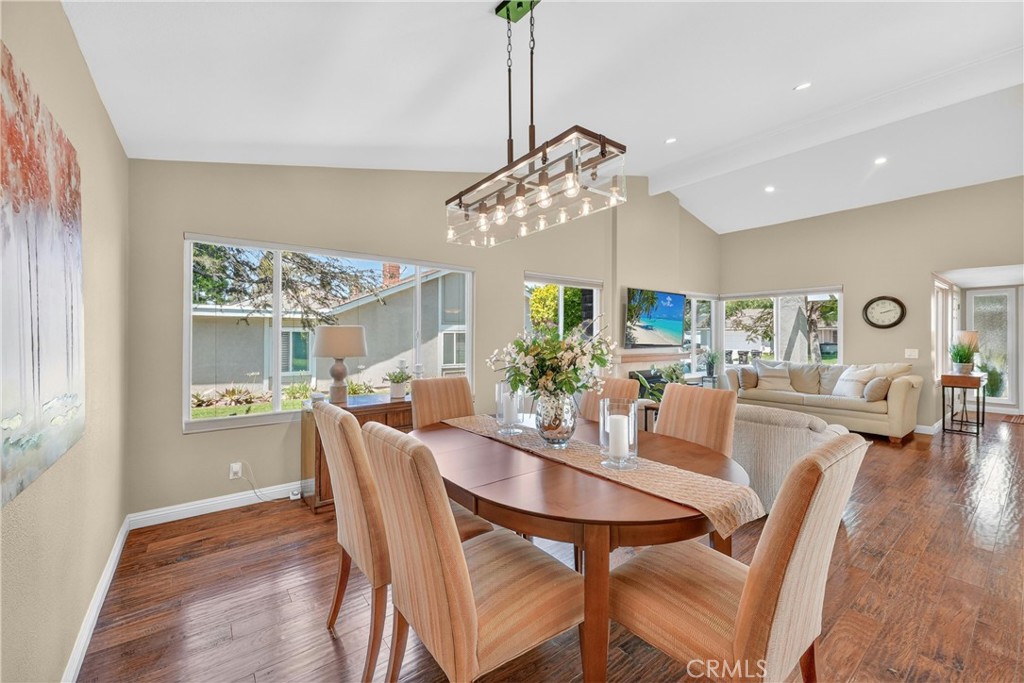 1213 Woodside