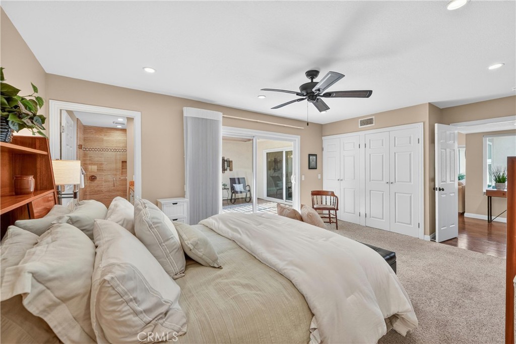 1213 Woodside