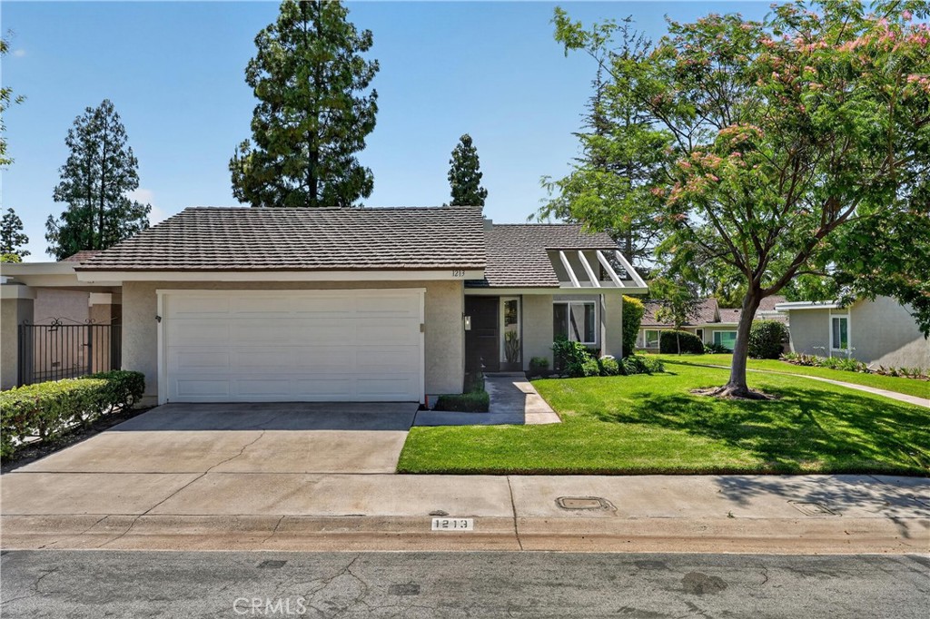 1213 Woodside