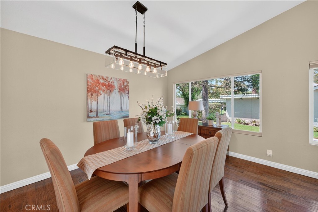 1213 Woodside