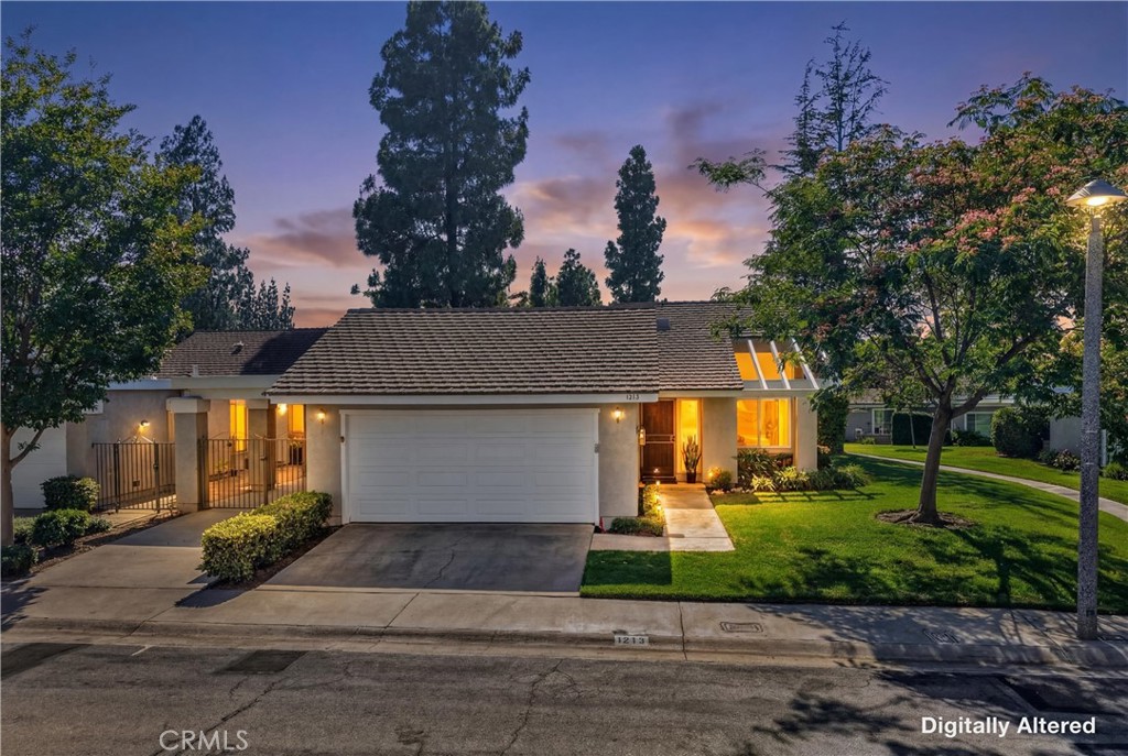 1213 Woodside