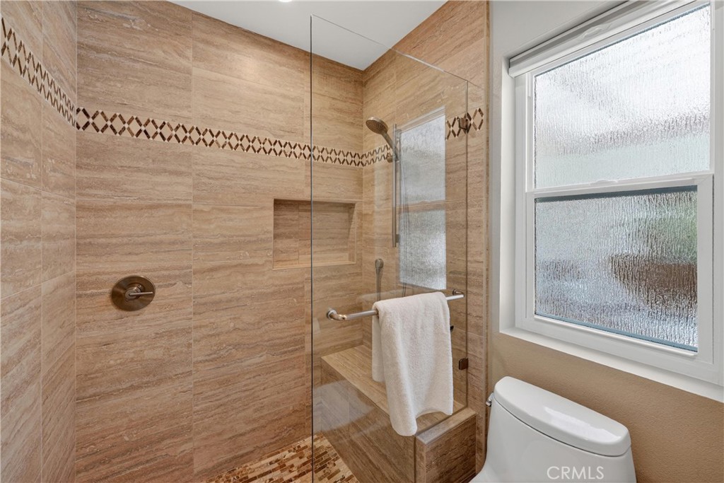 1213 Woodside