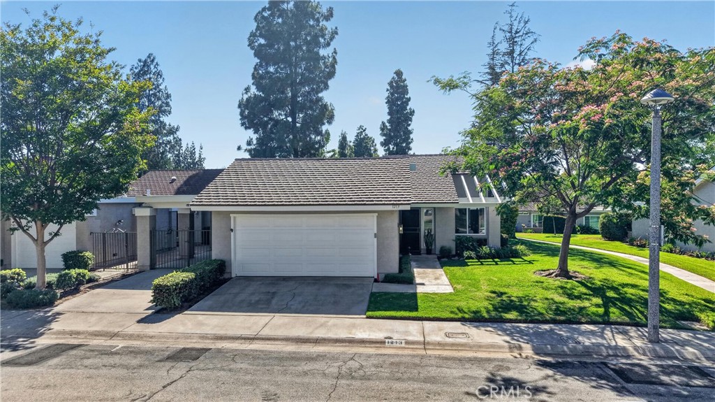1213 Woodside
