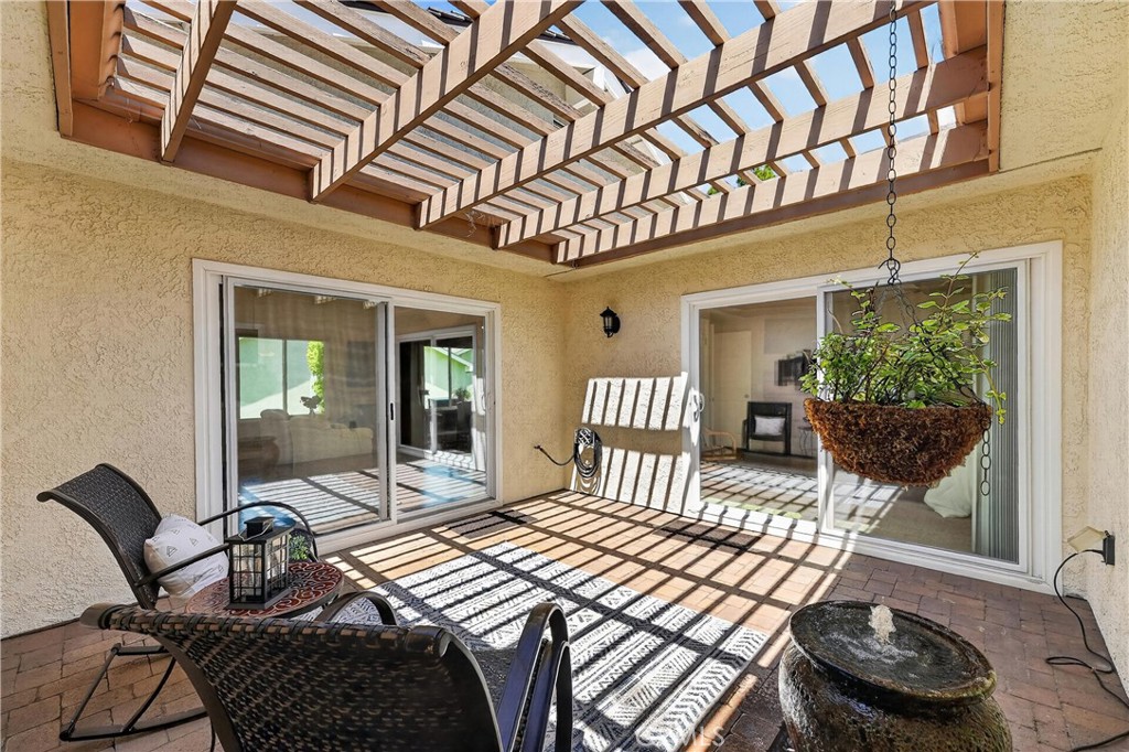 1213 Woodside