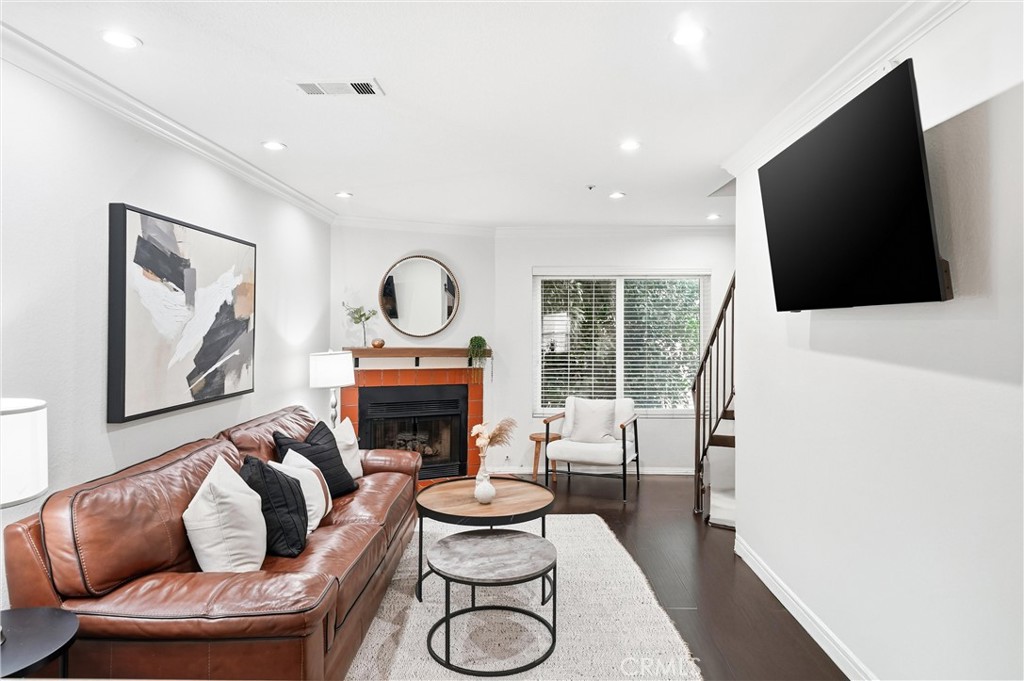 334 S Walnut