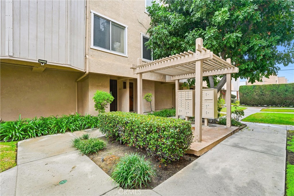 334 S Walnut