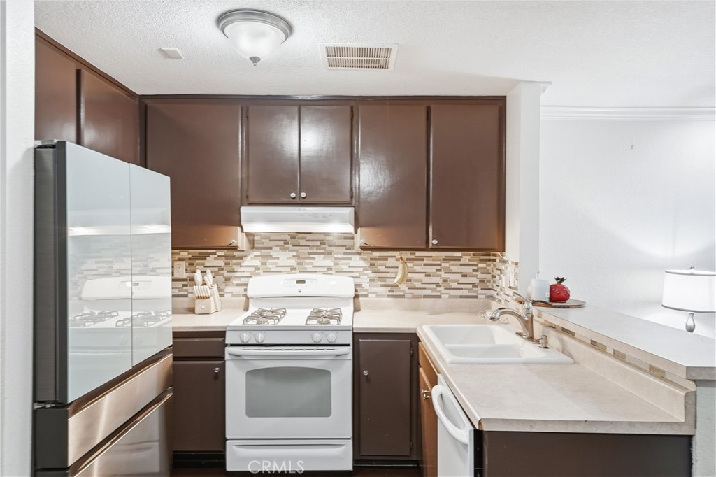334 S Walnut