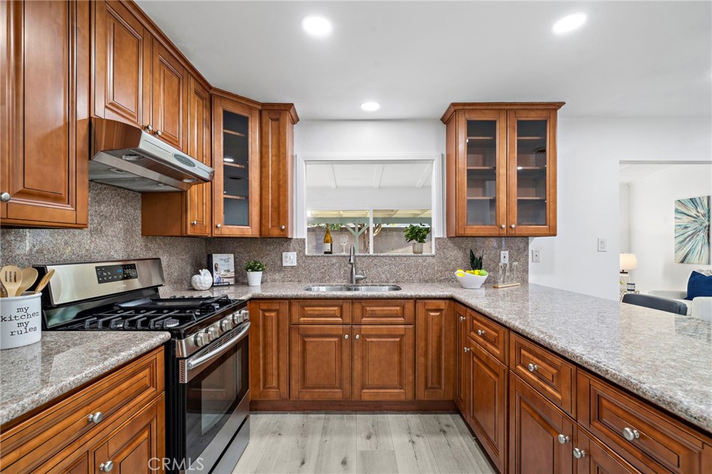 14706 Dunton