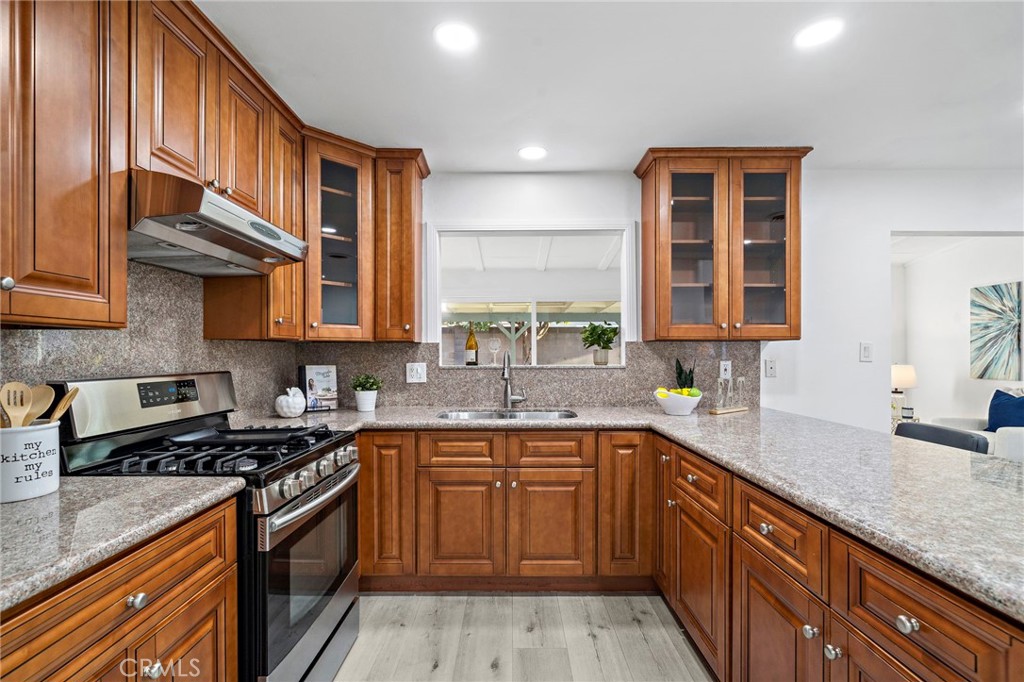 14706 Dunton