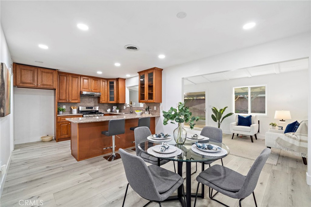 14706 Dunton