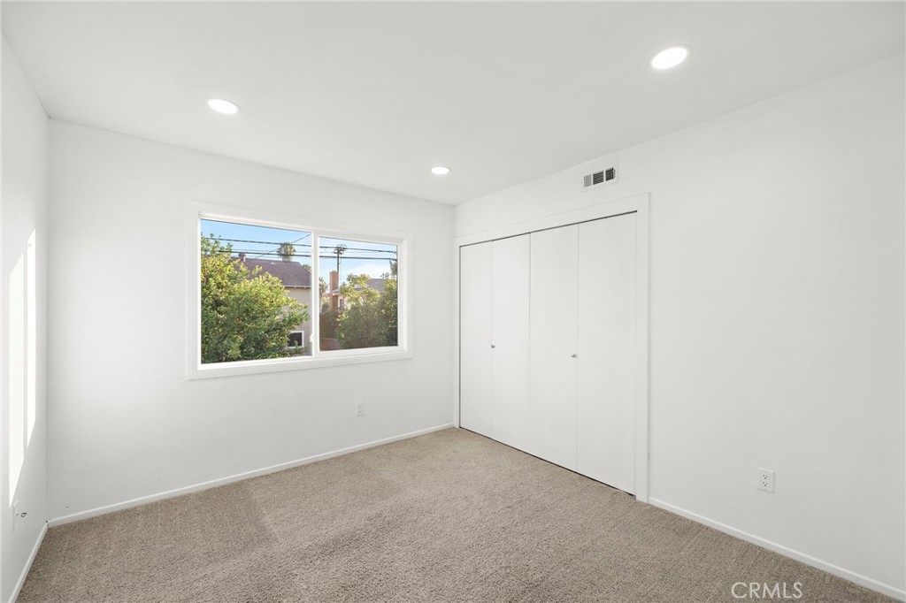 14706 Dunton