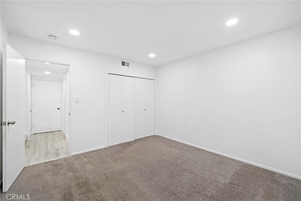14706 Dunton