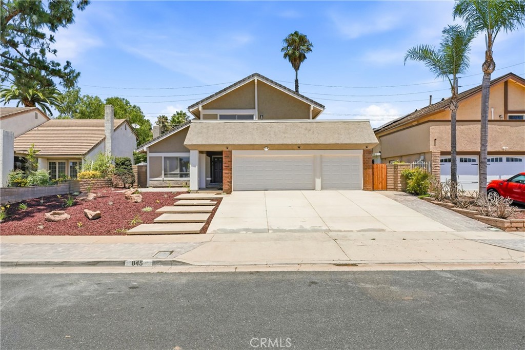 845 Woodcrest