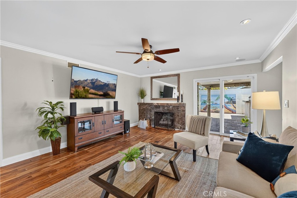 2458 E Powhatan