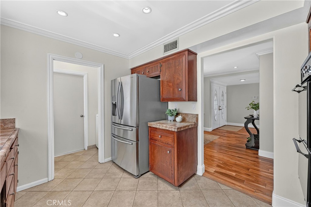 2458 E Powhatan