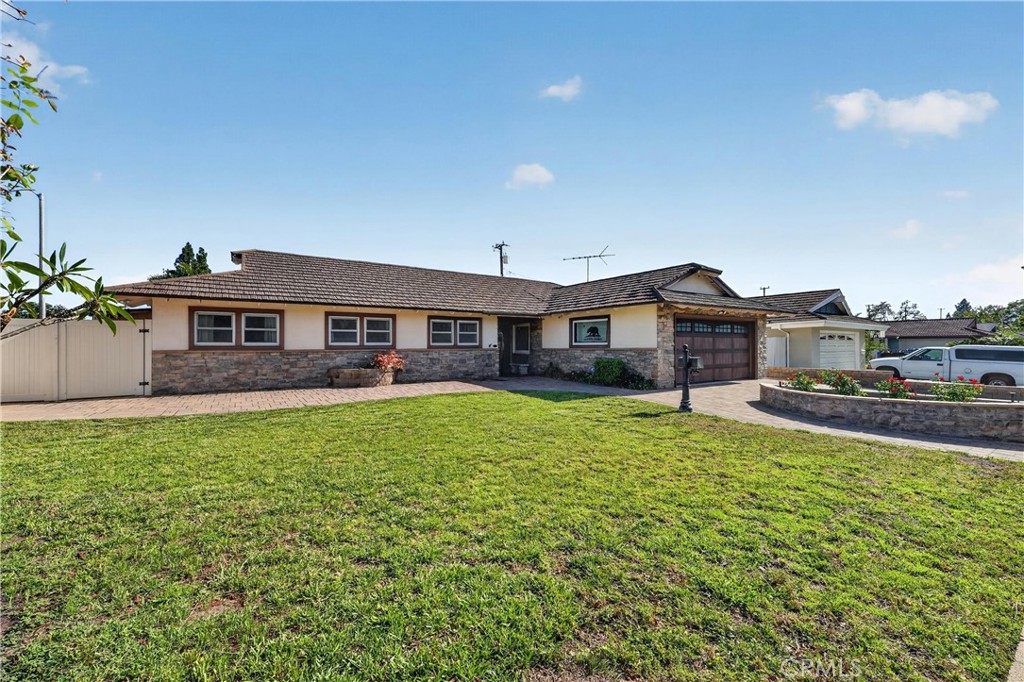 2458 E Powhatan