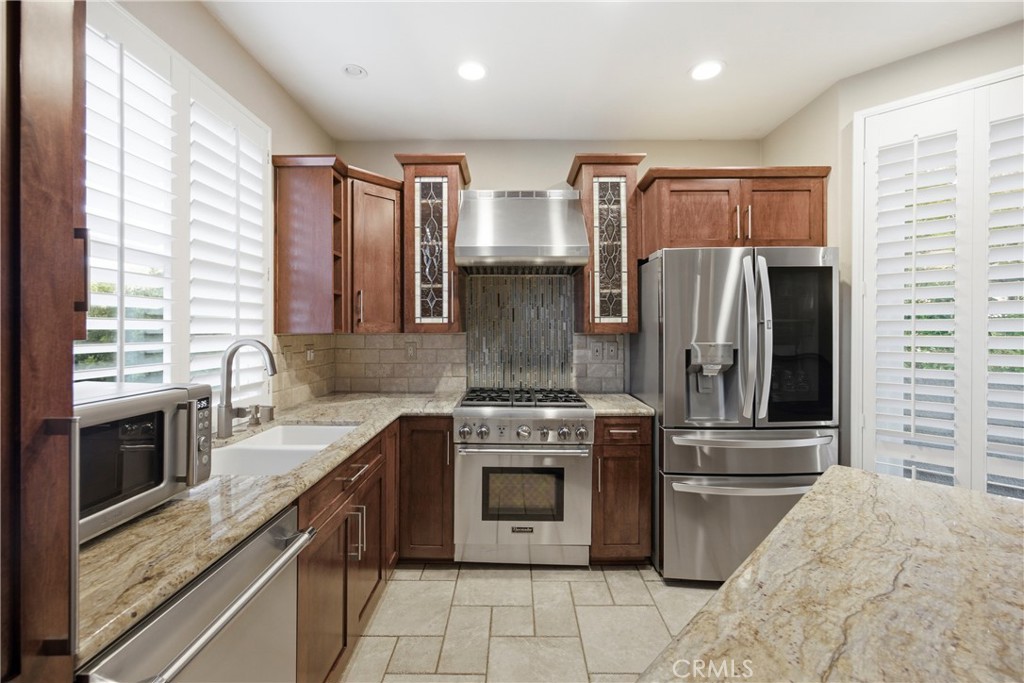 1059 S Positano