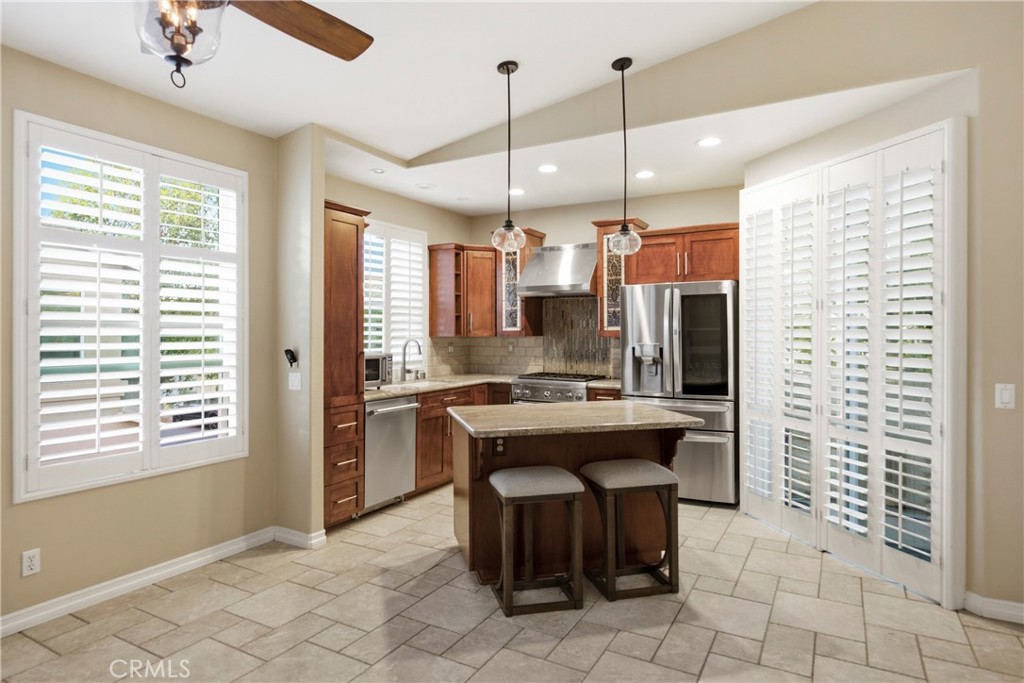 1059 S Positano
