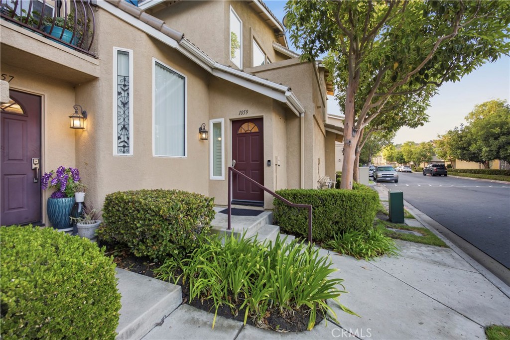 1059 S Positano