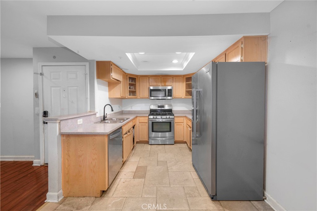 111 S Lakeview