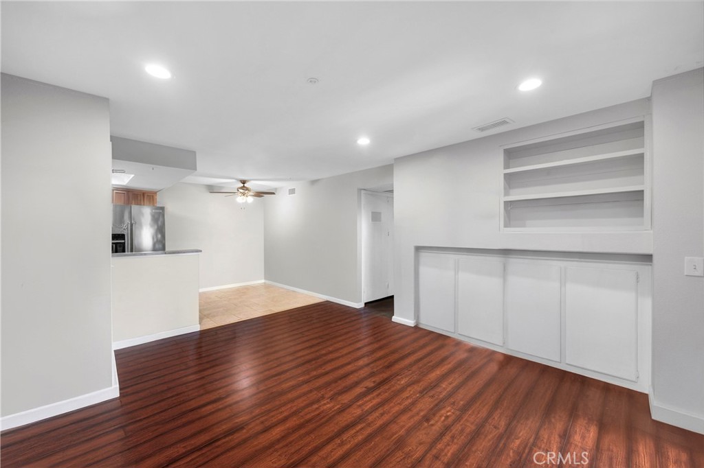111 S Lakeview