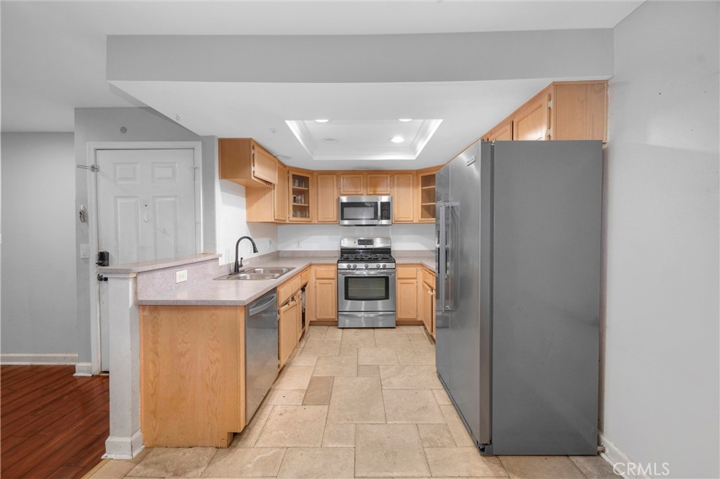 111 S Lakeview