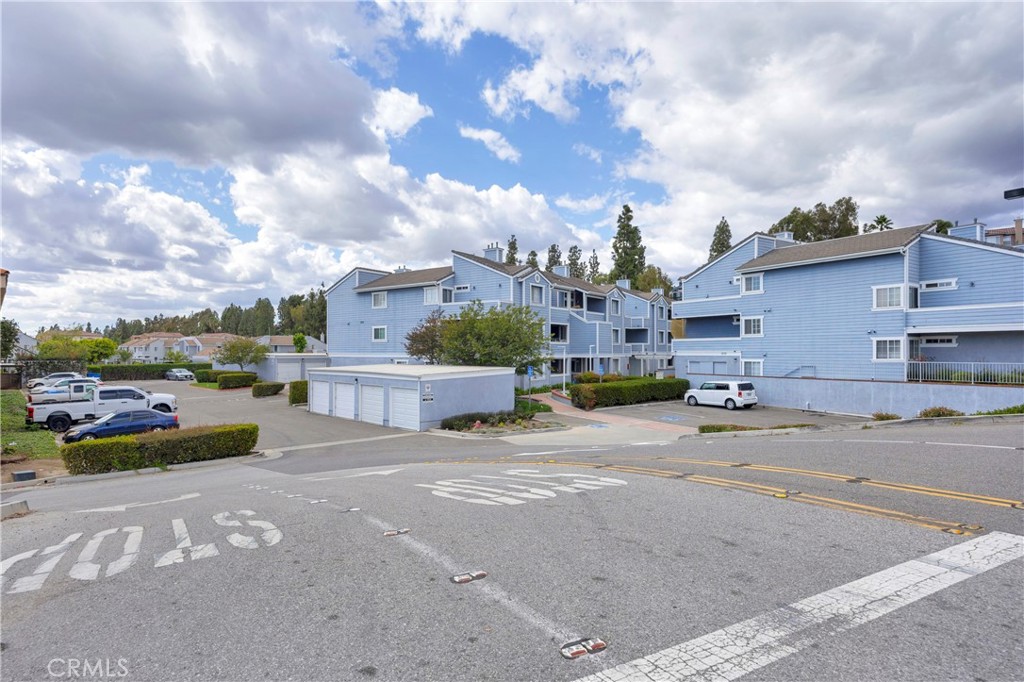 111 S Lakeview