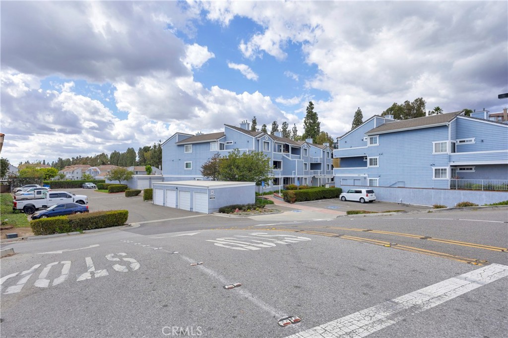 111 S Lakeview